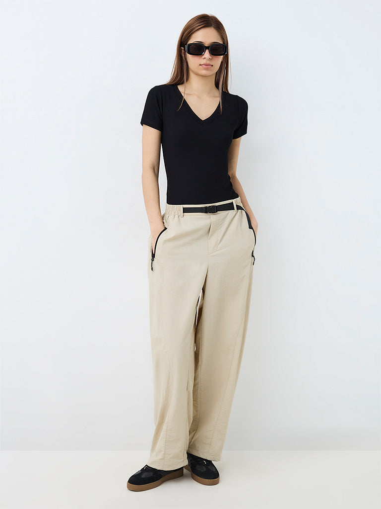 Nuoflexx Light Beige Buckle-Detail High-Rise Pants