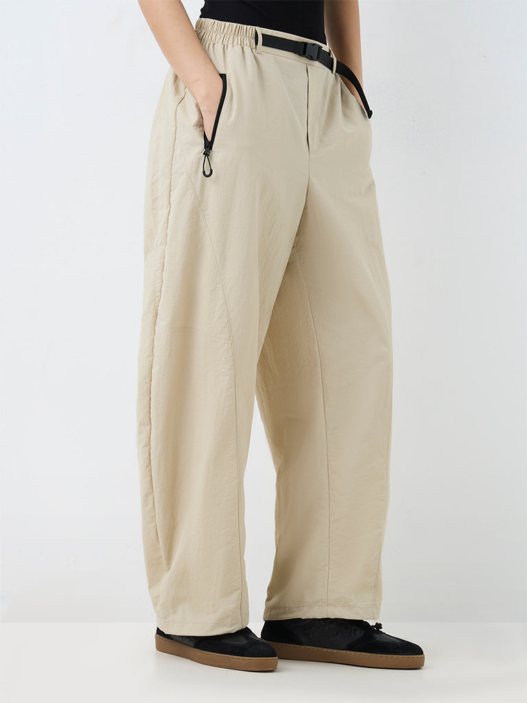 Nuoflexx Light Beige Buckle-Detail High-Rise Pants