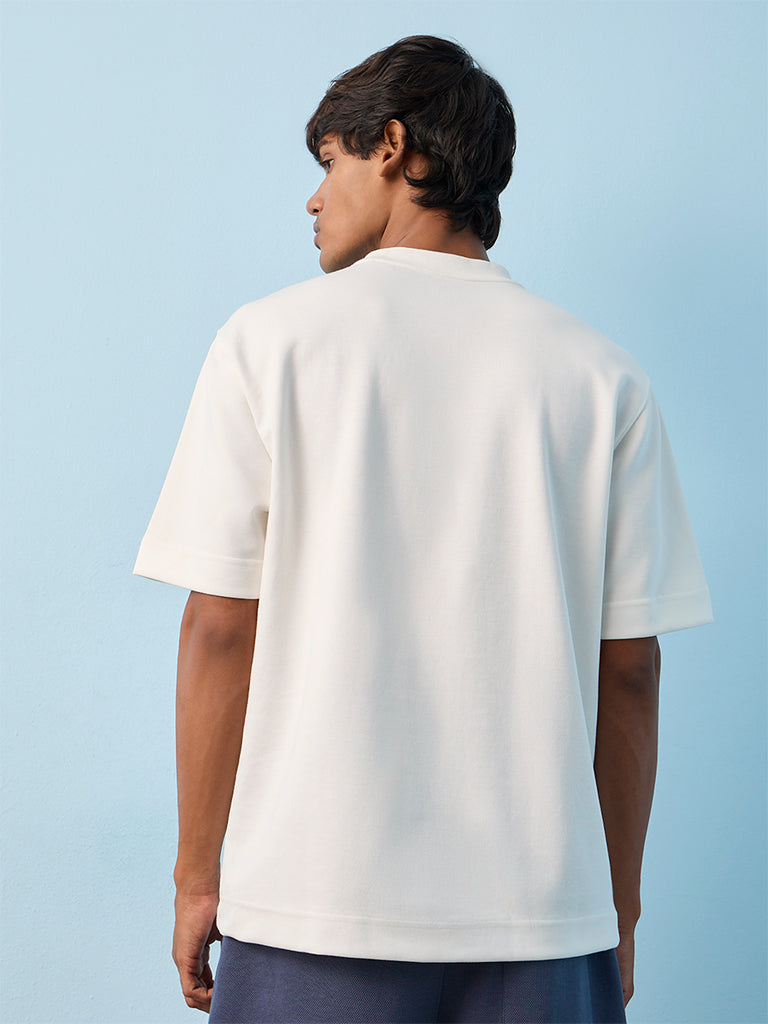 Nuoflexx Off-White Graphic Printed Relaxed-Fit T-Shirt