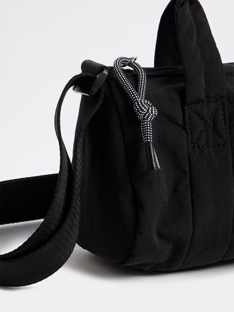 Nuoflexx Black Text Design Duffle Bag