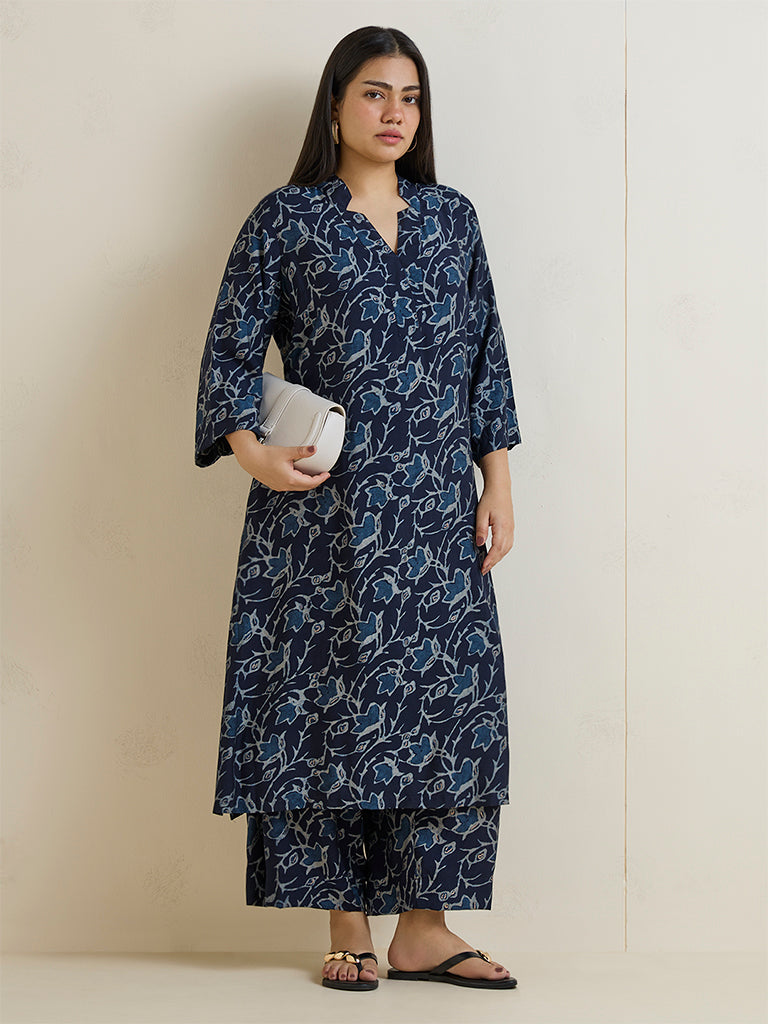 Diza Navy Floral Print Pants