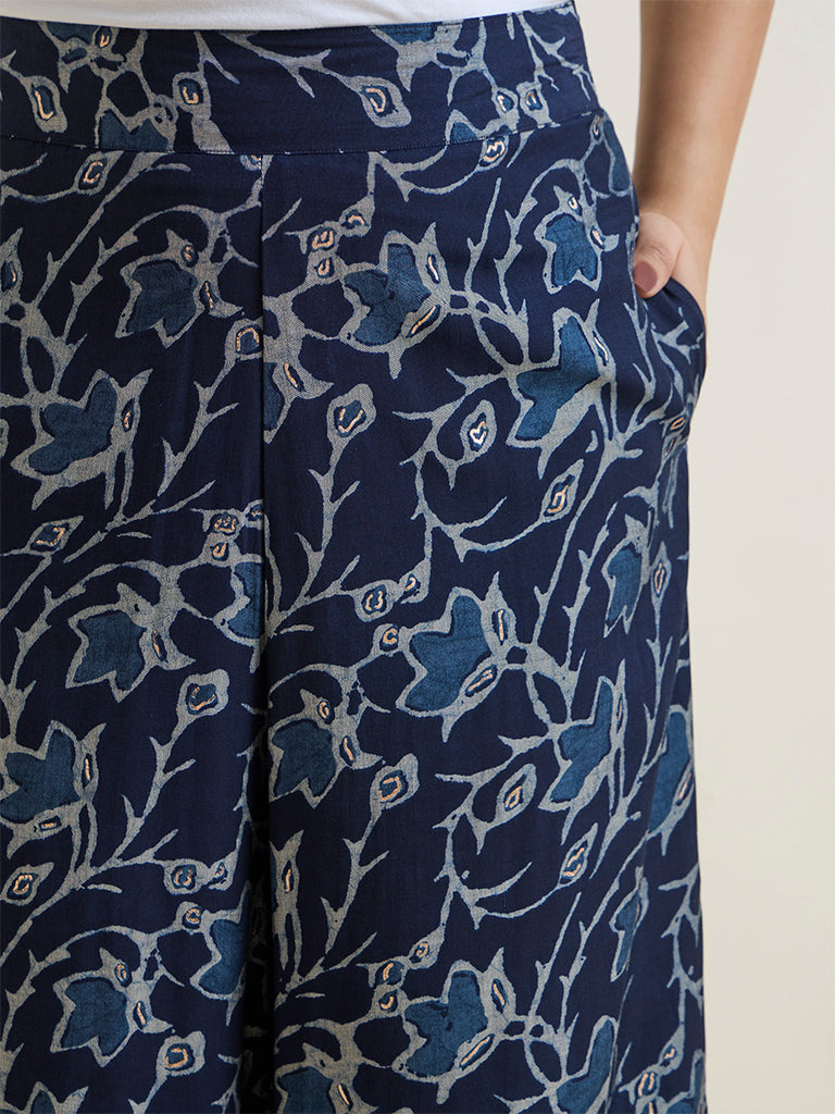 Diza Navy Floral Print Pants