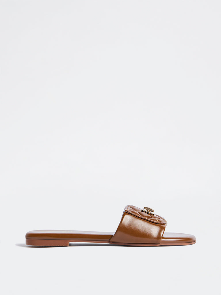 LUNA BLU Tan Quilted Turn-Lock Slides