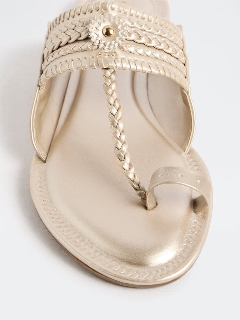 LUNA BLU Light Gold Kolhapuri Sandals