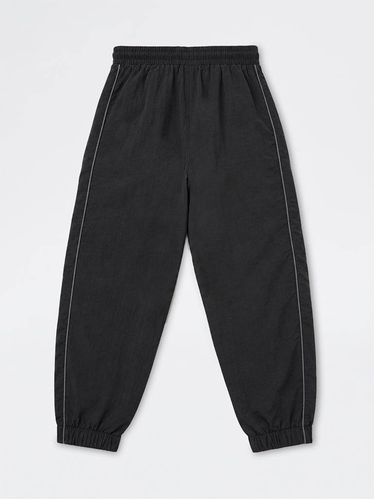 Boys Black Japanese Text Printed Mid-Rise Joggers