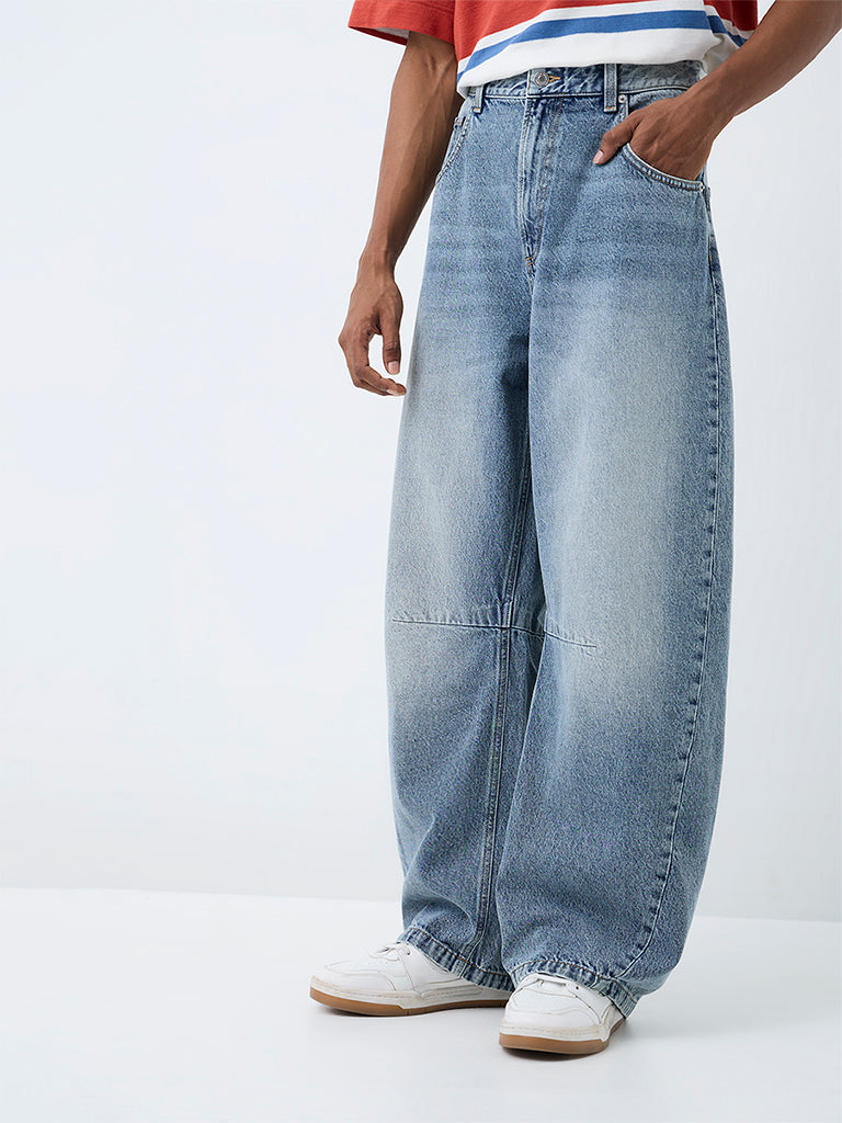 Nuon Light Blue Mid-Wash Barrel-Fit Mid-Rise Jeans