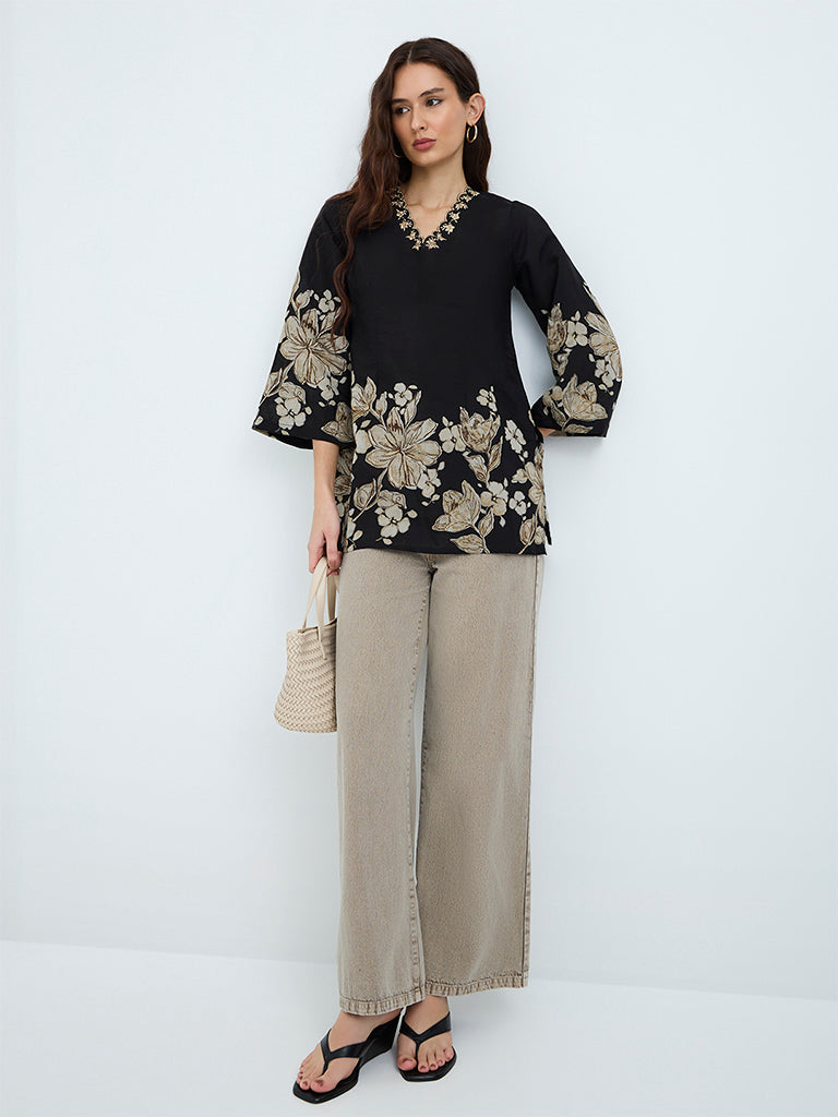 Utsa Black Floral Printed Kurti