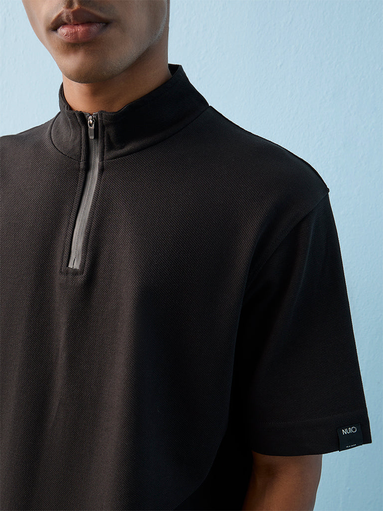 Nuoflexx Solid Black Slim-Fit T-Shirt
