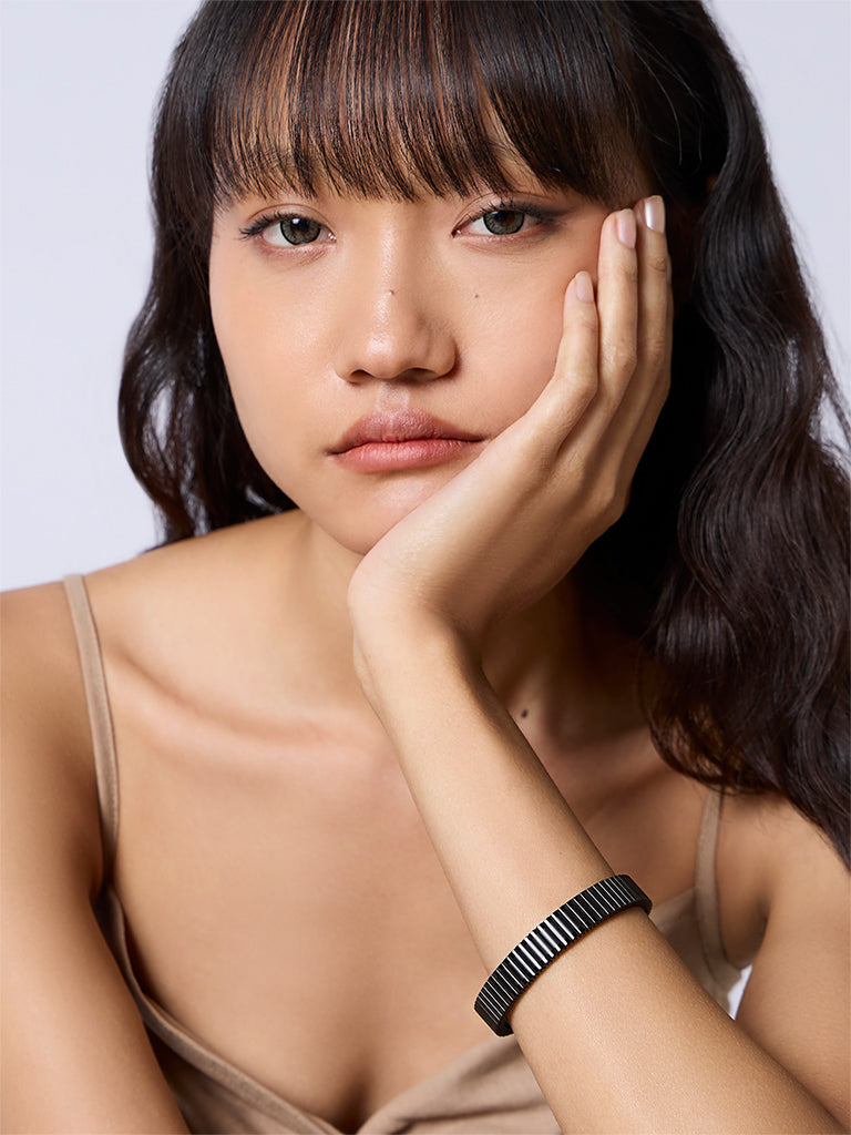 Unisex Black Rolex-Style Spring Bracelet