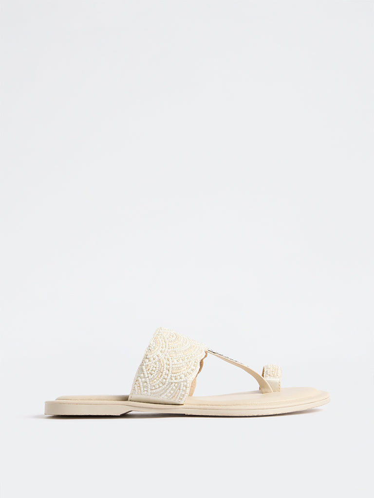 LUNA BLU Ivory Pearl Embellished Kolhapuri Sandals