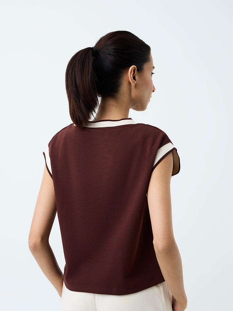 Nuoflexx Dark Brown Text Printed Cotton-Blend T-Shirt