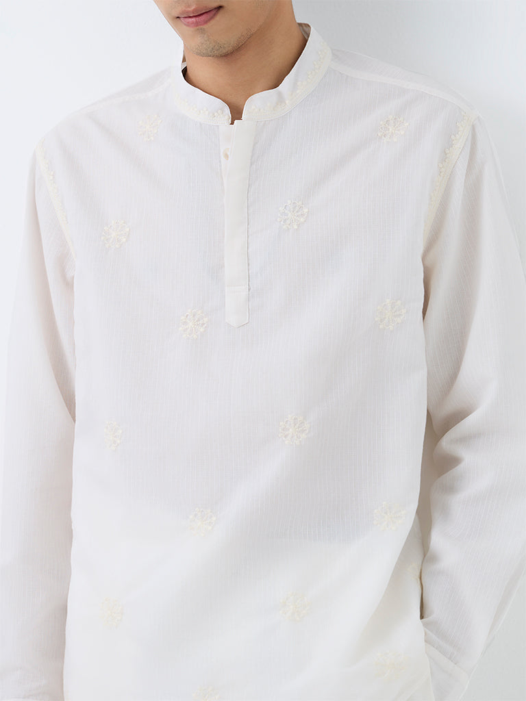 Kala by ETA Off-White Floral Embroidered Relaxed-Fit Cotton-Blend Kurta