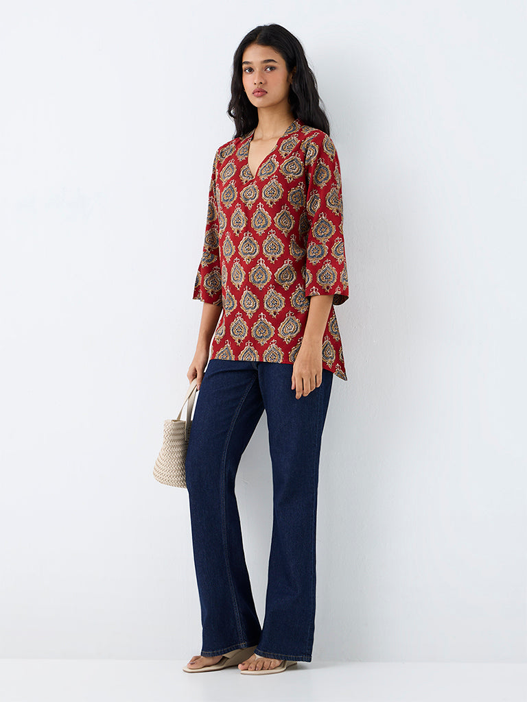 Utsa Red Paisley Printed Kurti