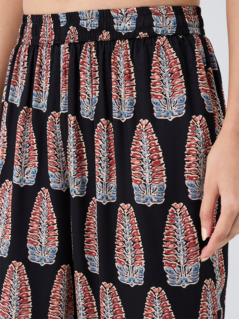 Utsa Black Floral Printed Pants