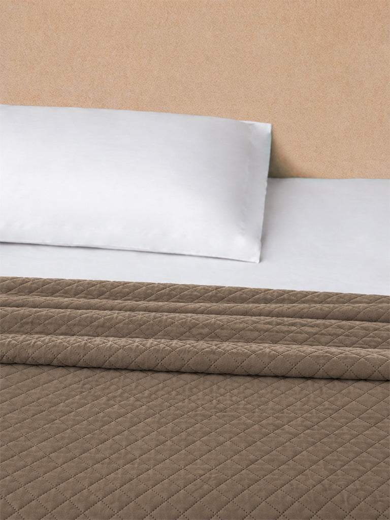 Westside Home Dark Brown King Bed Heat Seal Quilt