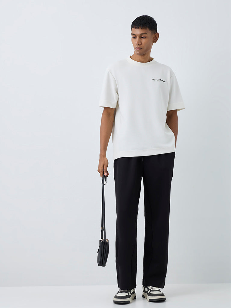 Nuoflexx White Text Design Relaxed-Fit Cotton-Blend T-Shirt