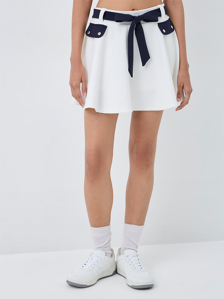 Nuoflexx White Contrast-Detailed High-Rise Skirt with Belt