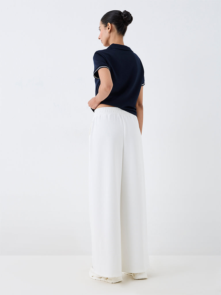 Nuoflexx White Solid High-Rise Track Pants