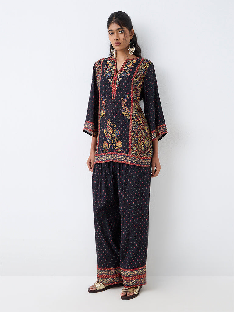 Utsa Black Floral Printed Farshi Salwar