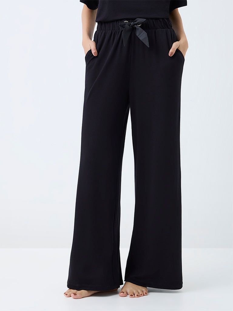 Wunderlove Black Solid High-Rise Pants
