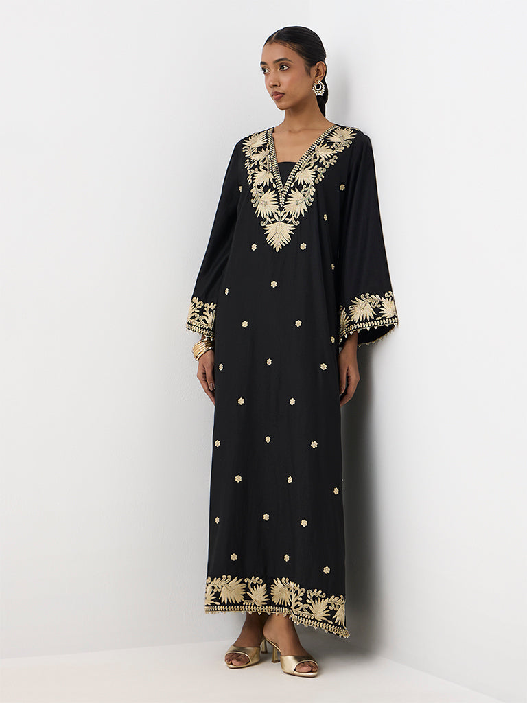Vark Black Botanical Embroidered Straight Ethnic Set