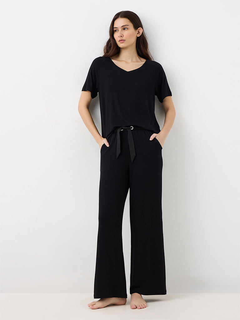 Wunderlove Black Solid High-Waist Pants
