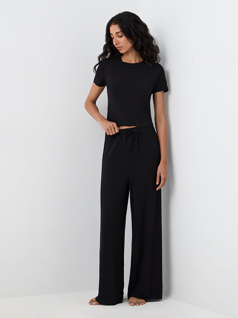 Superstar Black Solid T-Shirt