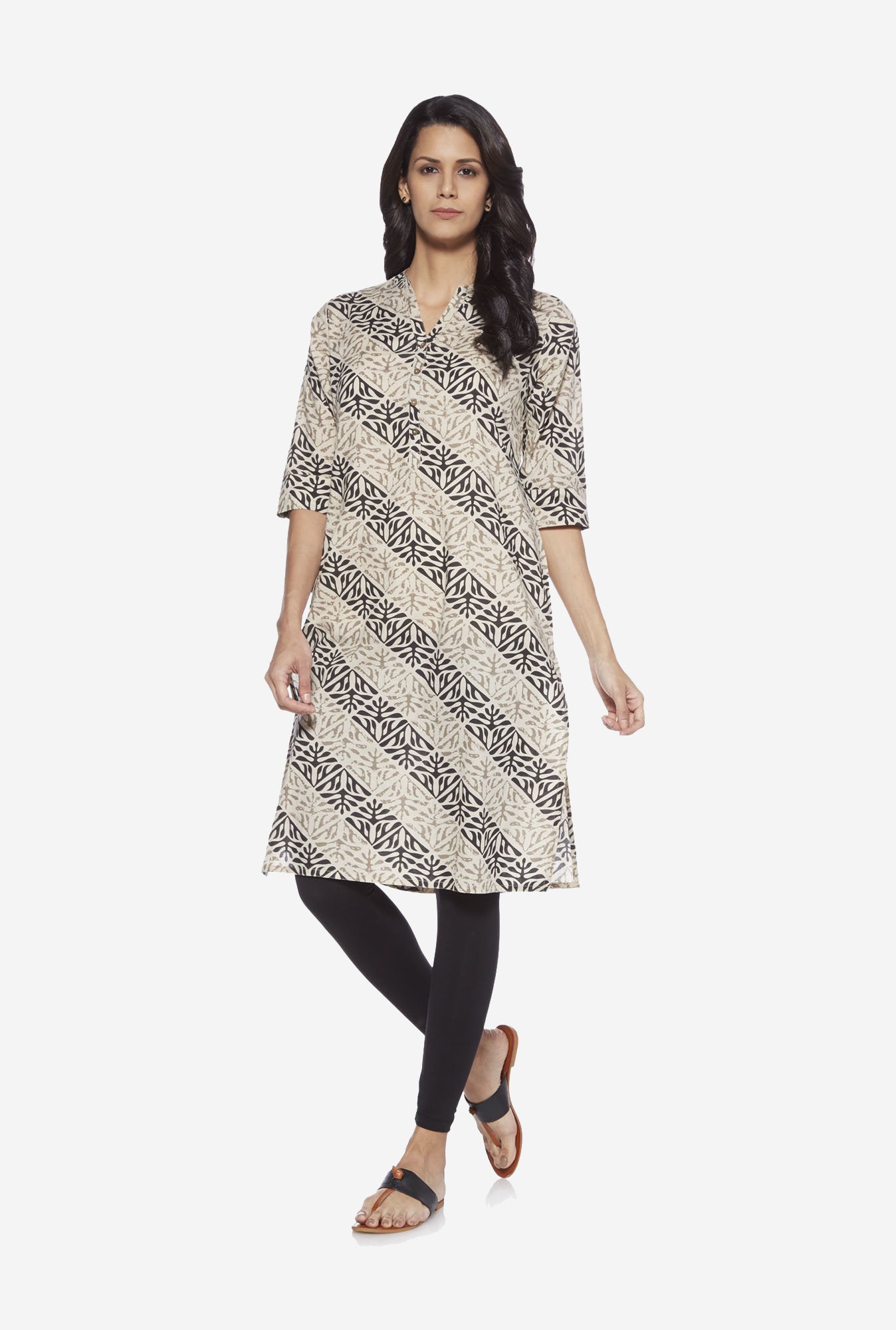 Utsa Black Cropped Leggings for women - Westside