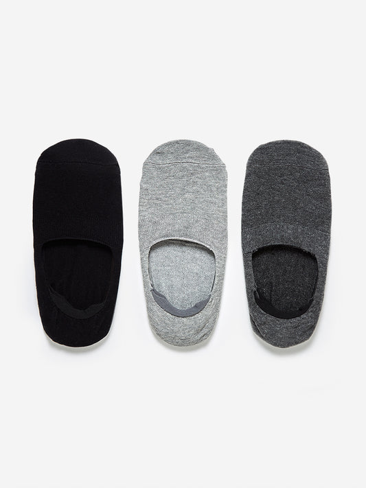 WES Lounge Grey Invisible Socks Pack of Three Front View - Westside