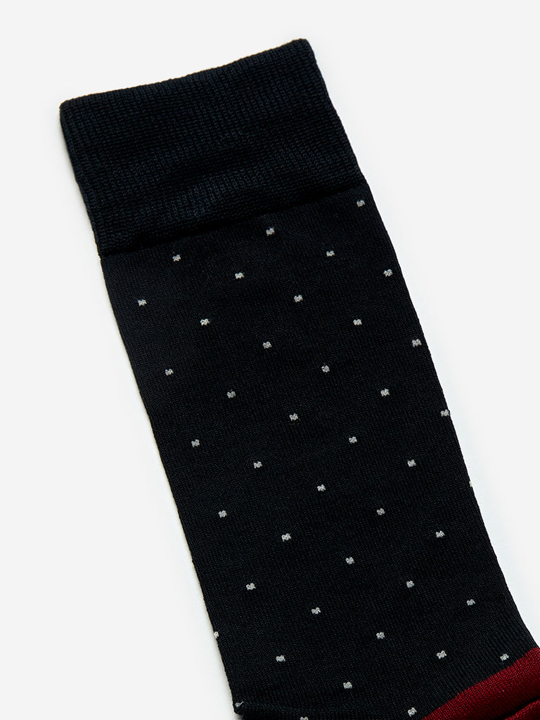 WES Lounge Black Full Length Socks Pack Of One Close Up View 