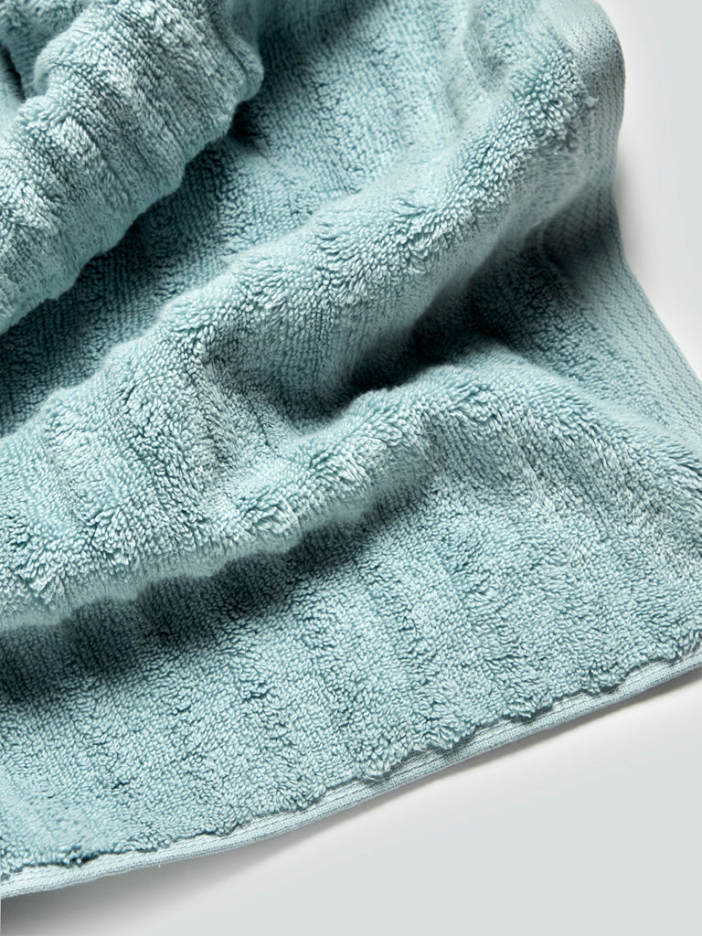 Westside Home Aqua Self-Striped Medium 550 GSM Bath Towel