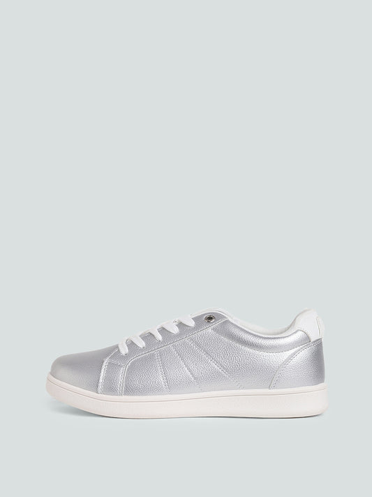 LUNA BLU Solid Silver Sneakers