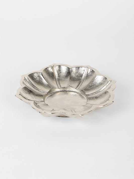 Westside Home Silver Metal Lotus T-Light Candle Stand
