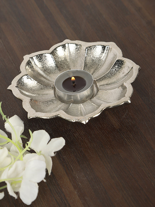 Westside Home Silver Metal Lotus Candle Stand