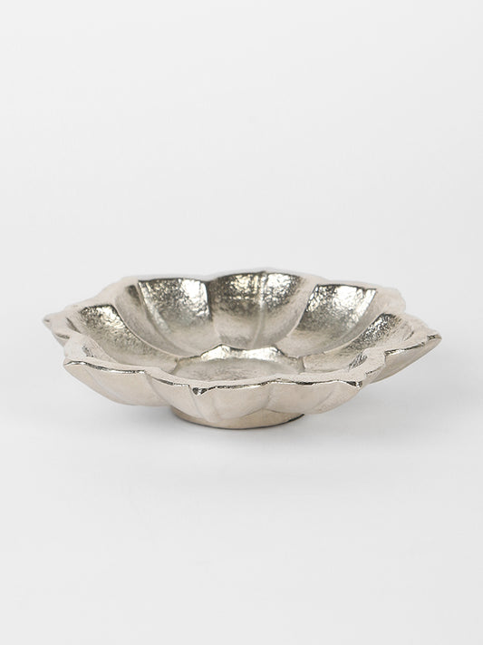 Westside Home Silver Metal Lotus Candle Stand