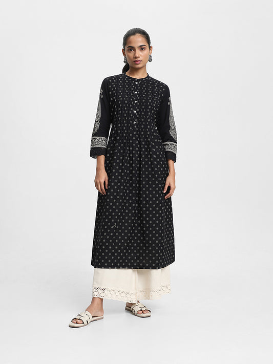Utsa Printed Black Embroidered Off White Kurta