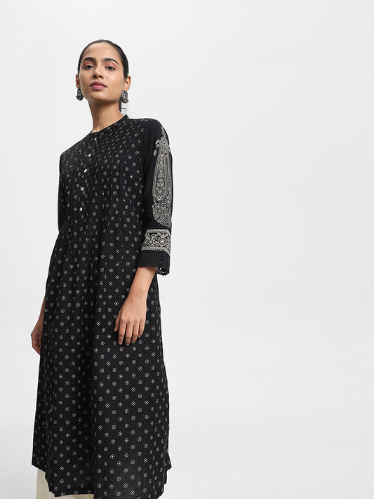 Utsa Printed Black Embroidered Off White Kurta